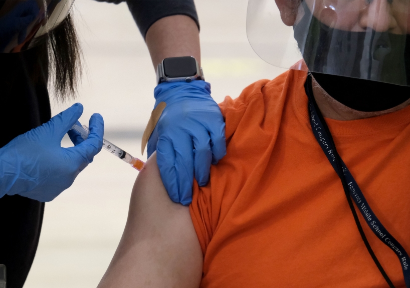 ‘A few’ LAUSD workers have yet to comply with vaccination mandate