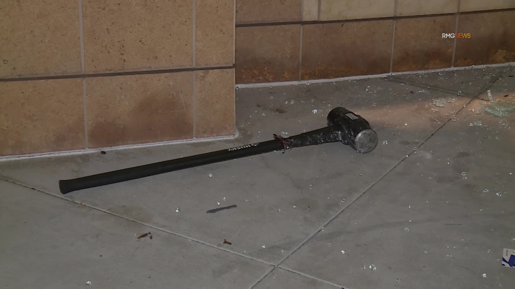 3 arrested in sledgehammer smash-and-grab robbery at the Grove